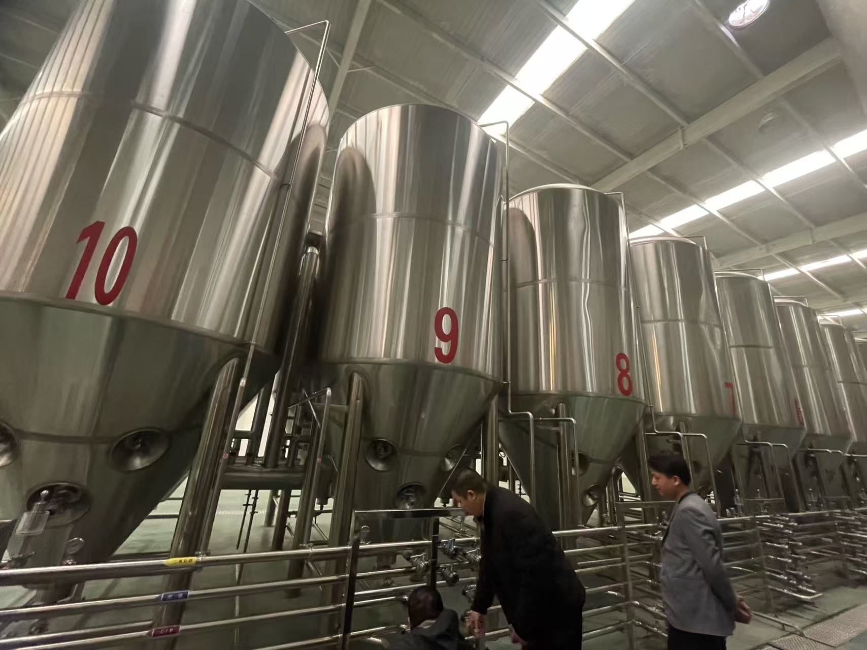 伽师精酿啤酒设备厂—平面布置、设备设计、制造、调试、培训等一条龙服务
